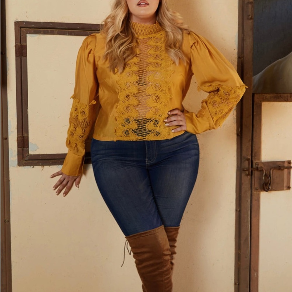 “Chantal” Lace Top